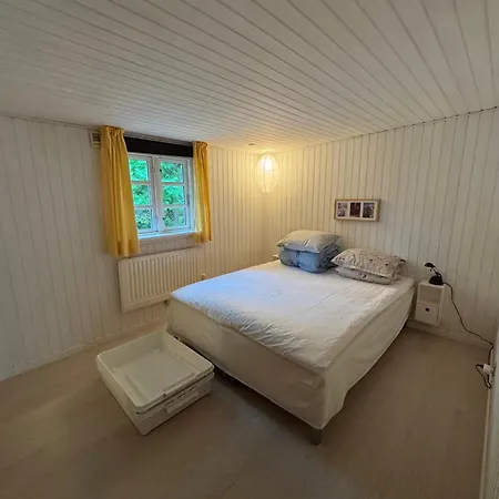 Forest Retreat Near And Dom wakacyjny Rønne